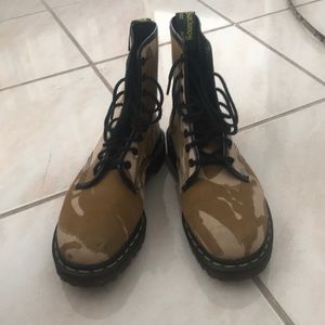 Abstract camo Dr Martens